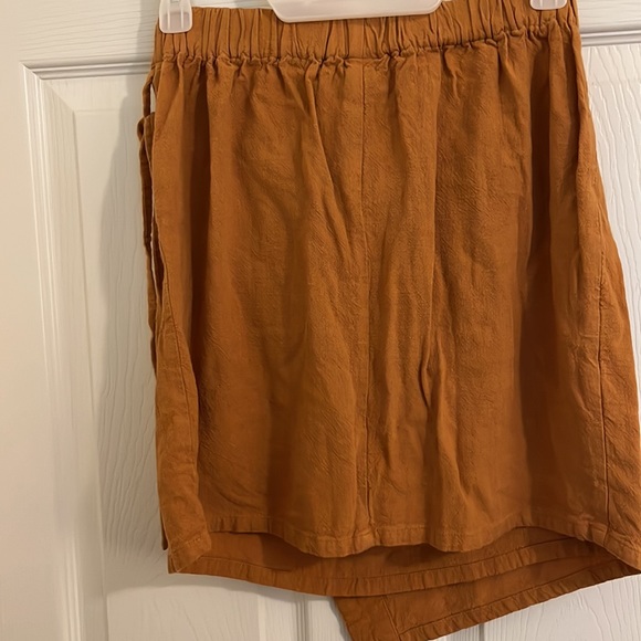 A New Day. Faux Wrap Asymmetrical Skirt. Size Small. - Picture 4 of 4